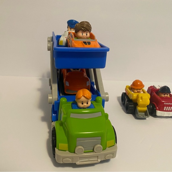 Fisher Price Little People Wheelies Ramp n Go Car Carrier Hauler with 6 Cars - Picture 6 of 10